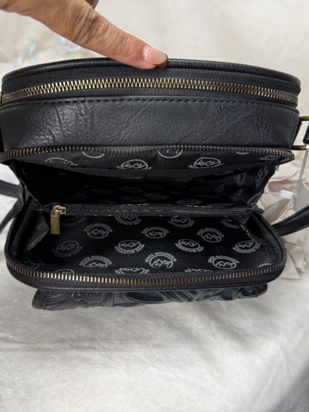 White Mountain Black Embossed Crossbody Bag – 9x9x3 - Picture 5 of 5